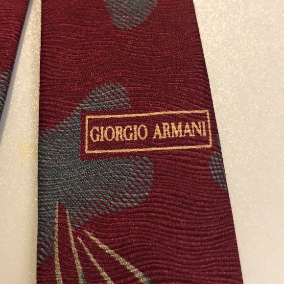 Giorgio Armani Tie/ Burgundy Print - Picture 5 of 8